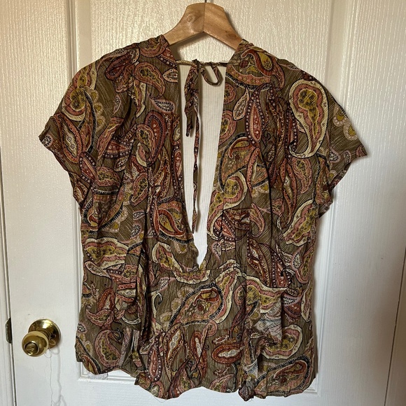 Ladies Woven Top Plus Size - Picture 2 of 4